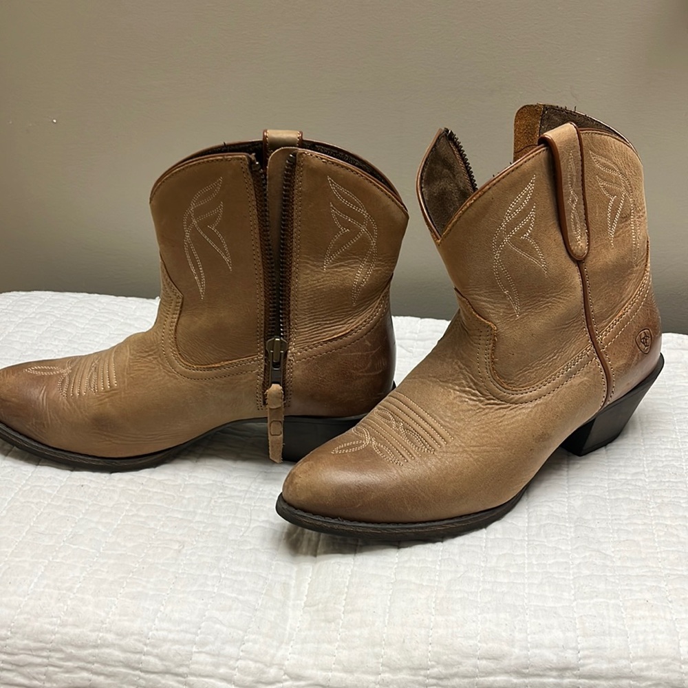 Ariat "Darlin" boots, cowboy, women's US 7.5, brown, ankle, booties, A+ shape.